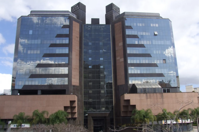 Fachada da IESB